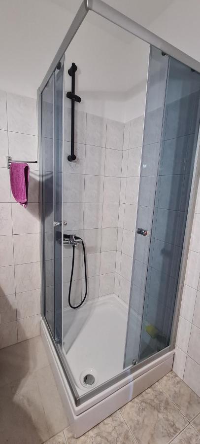 Smartstar Apartment Split Luaran gambar